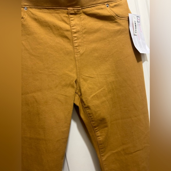 Mustard yellow jegging size 16 women NWT in great condition - Picture 6 of 6